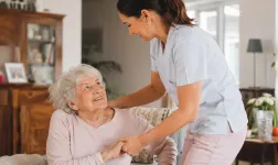 comparaison auxiliaire de vie aide à domicile aide-soignante