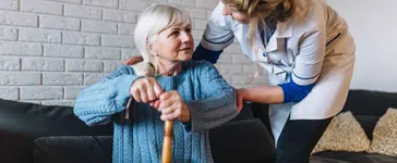 Aide à la personne : combien ça coûte ?
